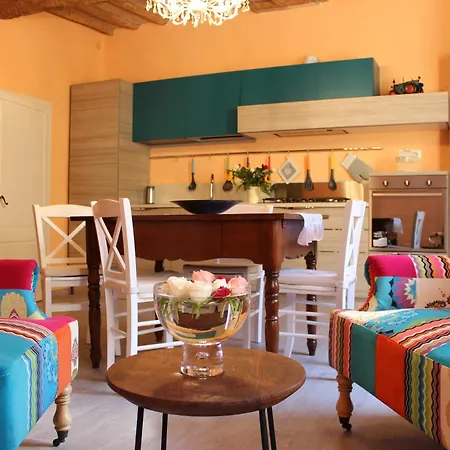 La Casina Di Elena Apartment *